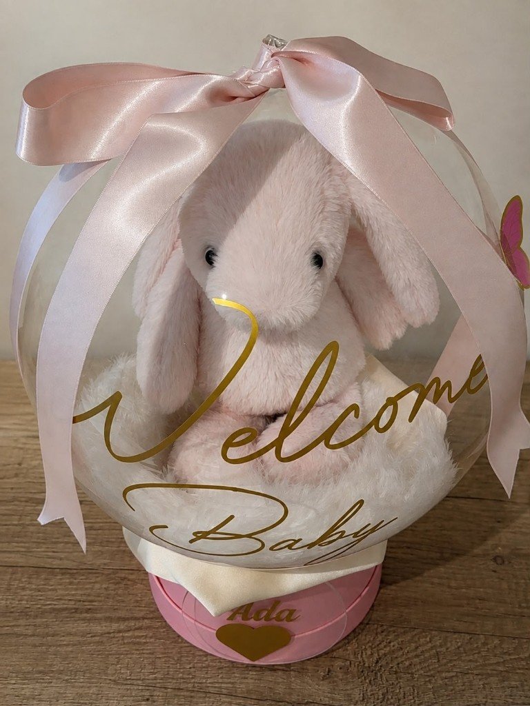 “Welcome Baby” Pembe Peluş Tavşanlı Şeffaf Balon Sepeti (Kız Bebek)