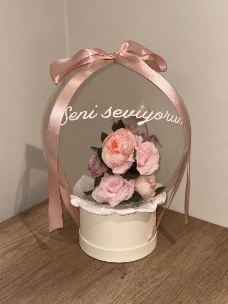 Seni Seviyorum – Bobobalon İçinde Çiçek Aranjmanı