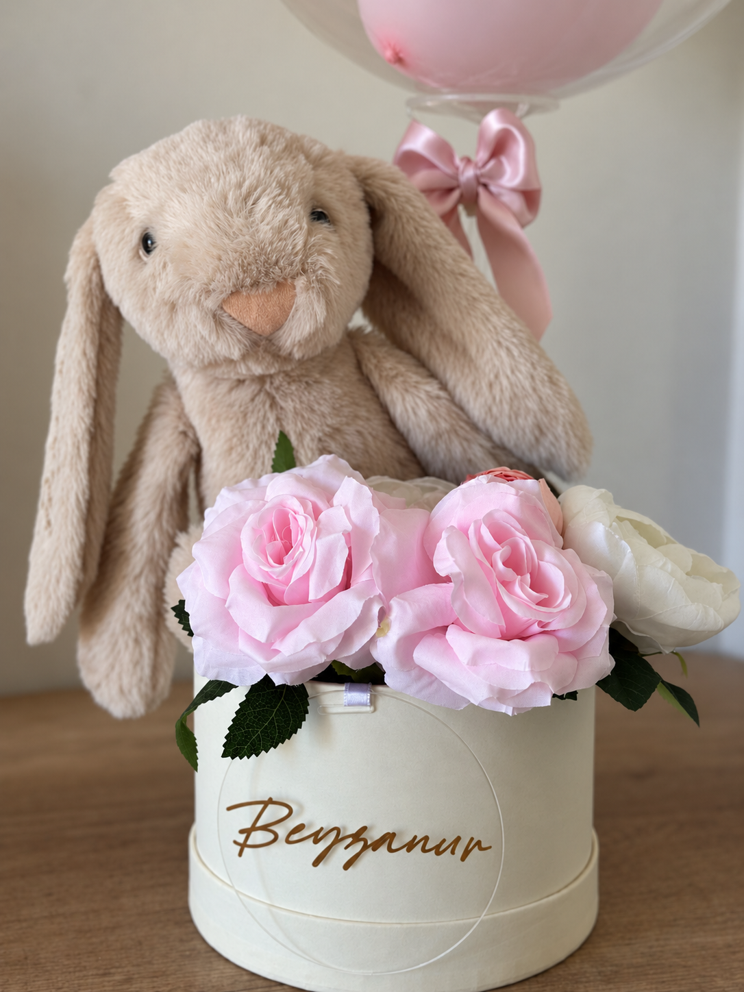 Peluş Tavşanlı Çiçek & Balon Aranjmanı 🎈🐰🌸